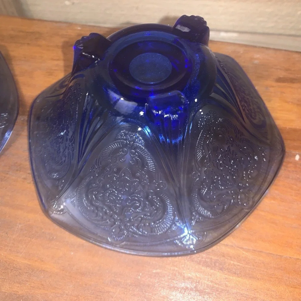 HAZEL ATLAS COBALT BLUE ROYAL LACE‎ RUFFLED PAIR 2 CANDLESTICKS VERY RARE EUC